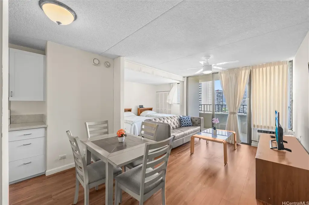(unit #1802) 2240 Kuhio Avenue, Honolulu