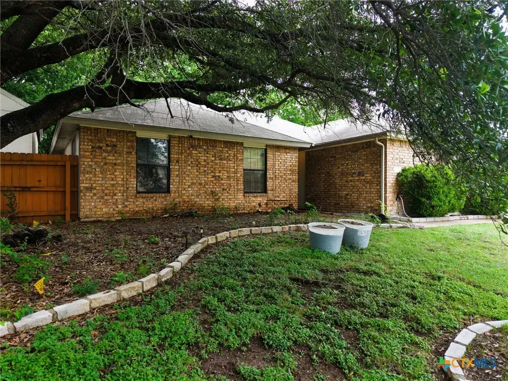 302 W Anderson Avenue, Copperas Cove