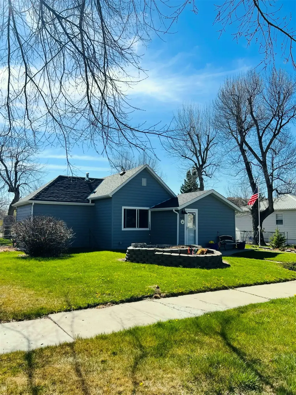 611 S Illinois Street, Conrad