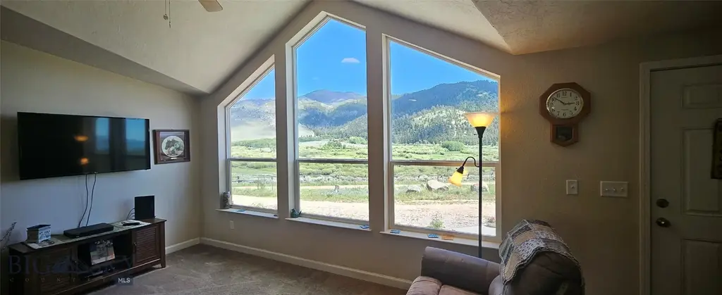 950 White Creek, Polaris