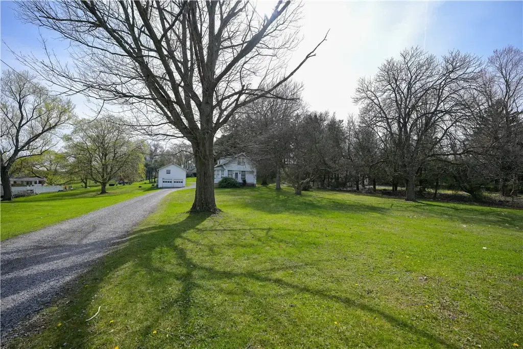 2635 Darlington Road , Chippewa