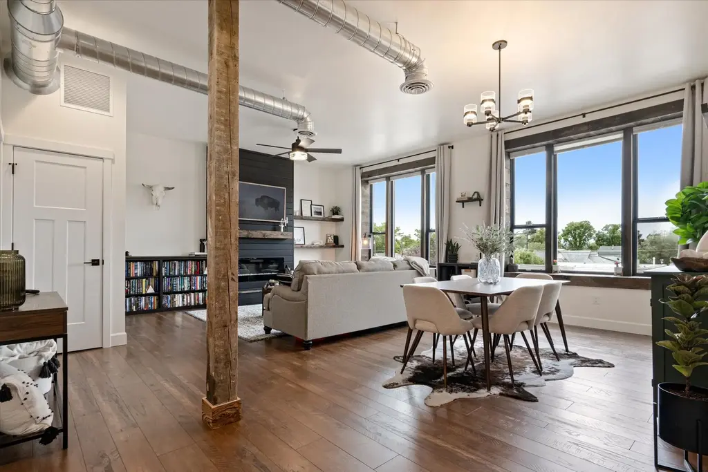 415 Broadway Street 4, Townsend