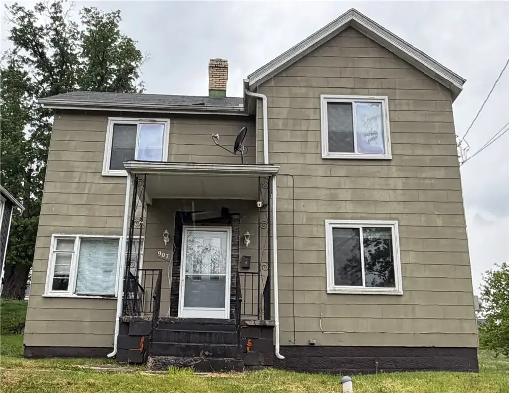 907 Woodlawn Avenue , W Brownsville