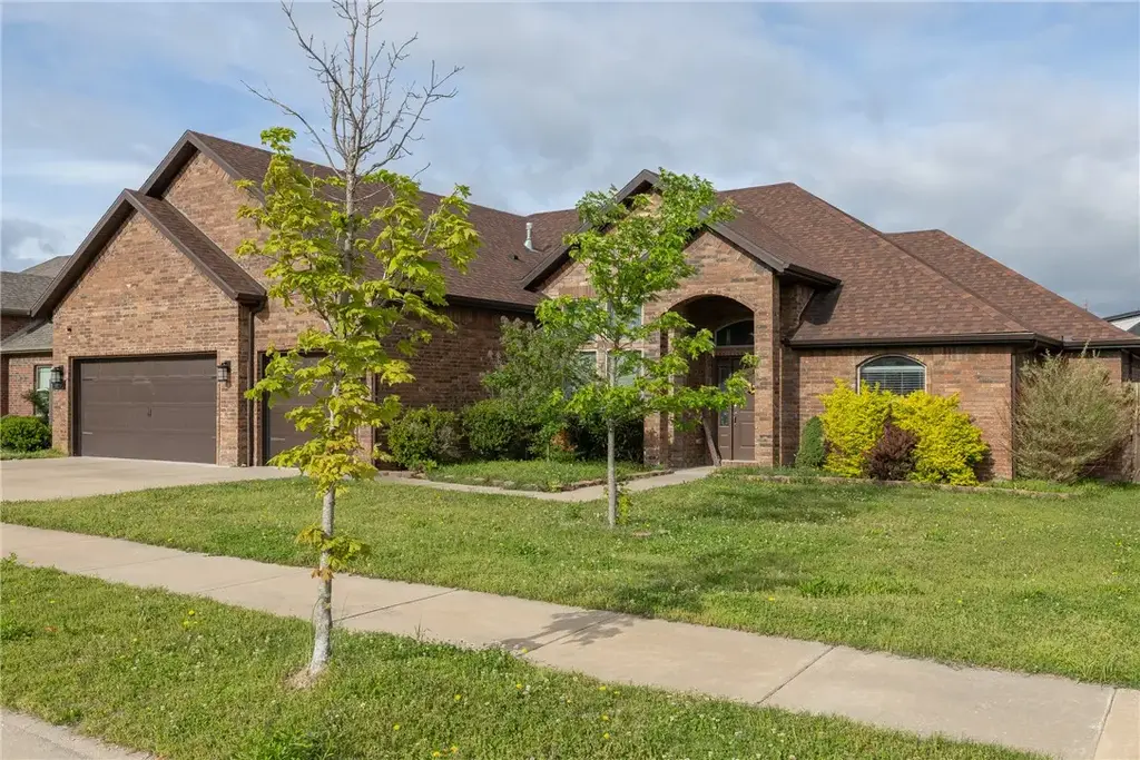 433 Snyders Bluff Drive, Fayetteville