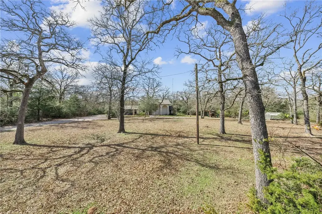 12994 Hunters Creek Road, College Station