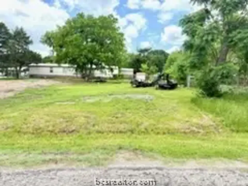 1907 Eisenhower Avenue, Bryan