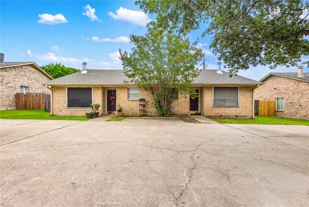 1223 April Bloom A- B, College Station