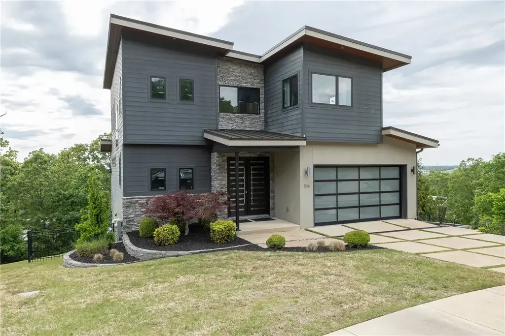 514 E Ozark View Drive, Fayetteville
