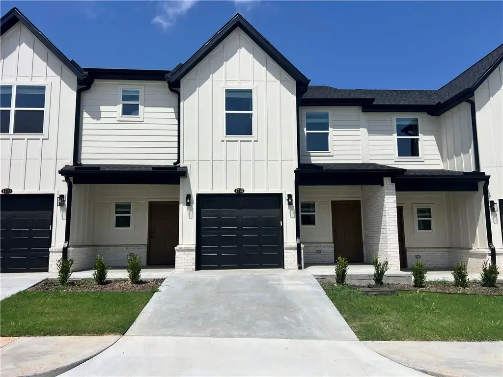1713 Cuppett Circle, Pea Ridge