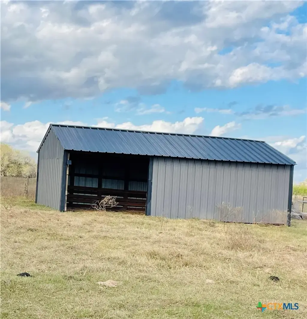 Tbd Giles Road, Yoakum