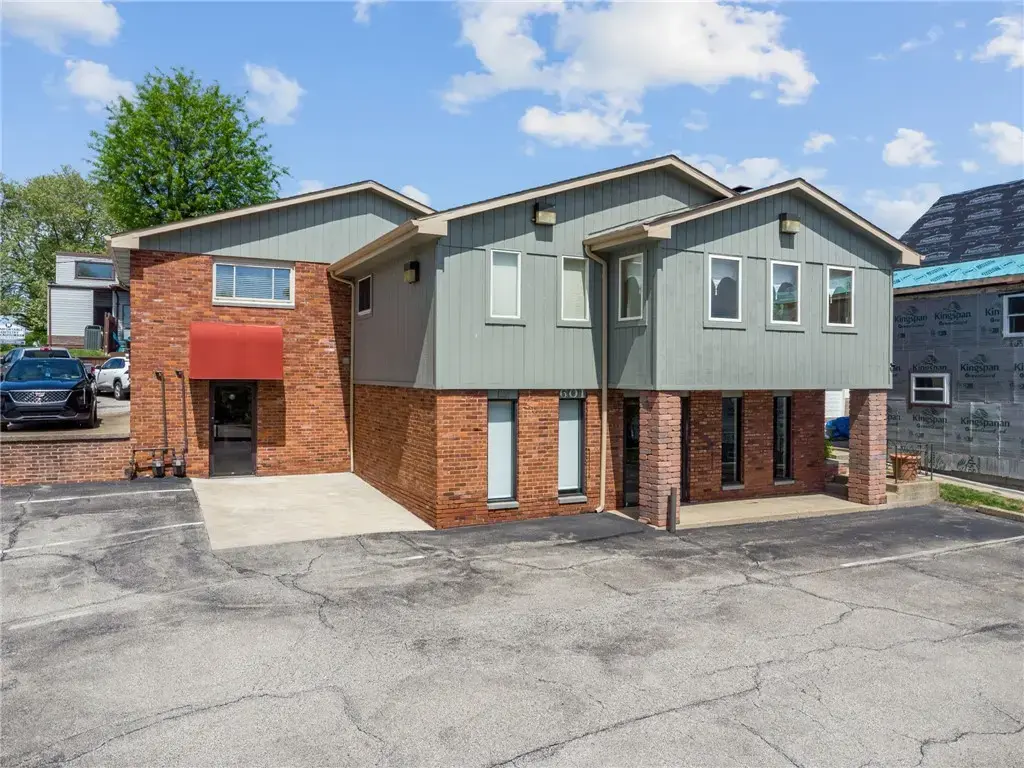 601 Lincoln Highway, East McKeesport