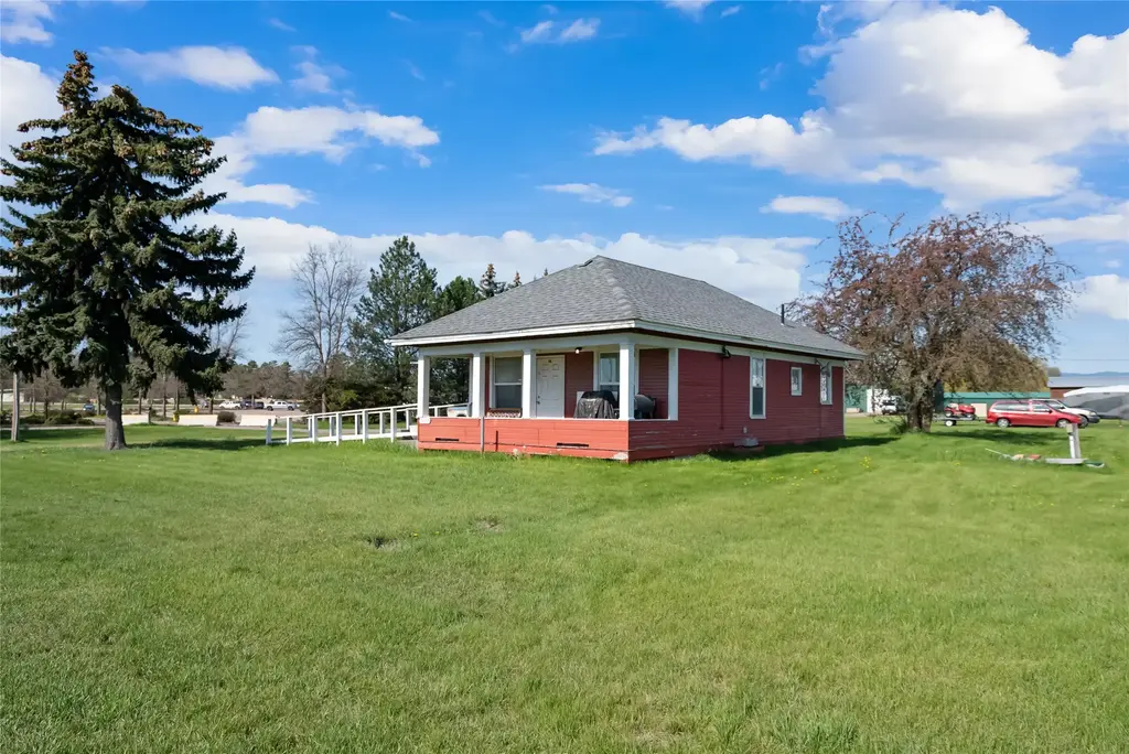 3890 Hwy 2 E, Kalispell