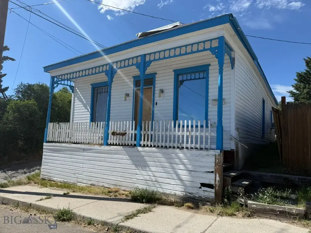 605 Caledonia, Butte