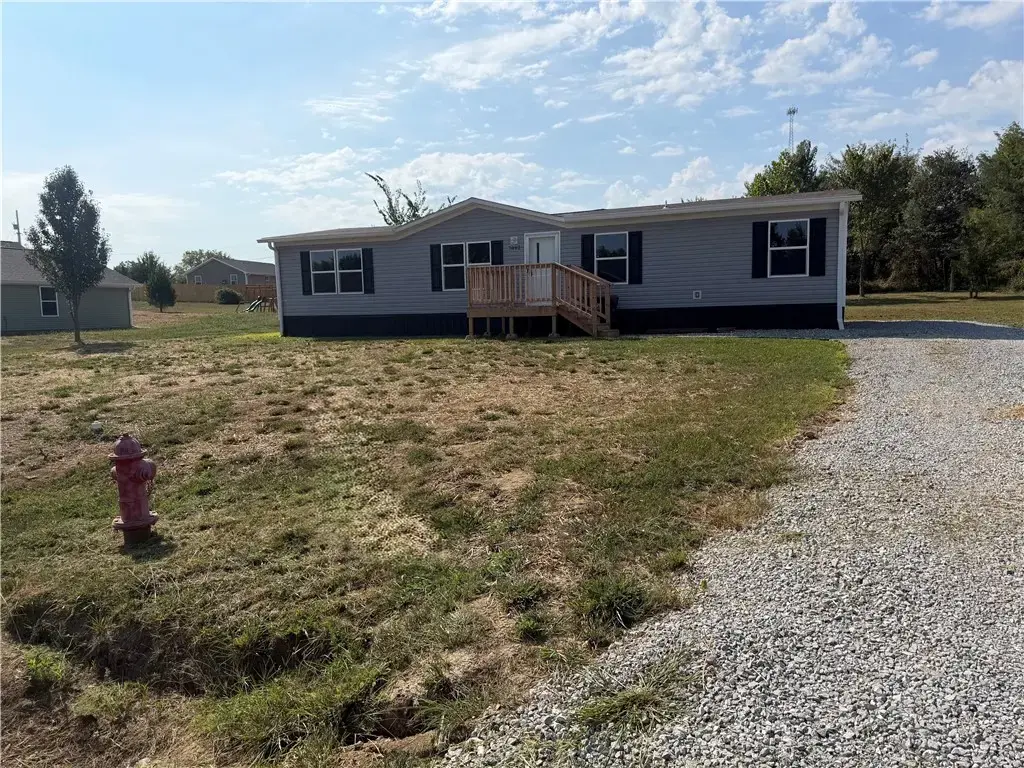 7892 Blockade Village North, Seligman