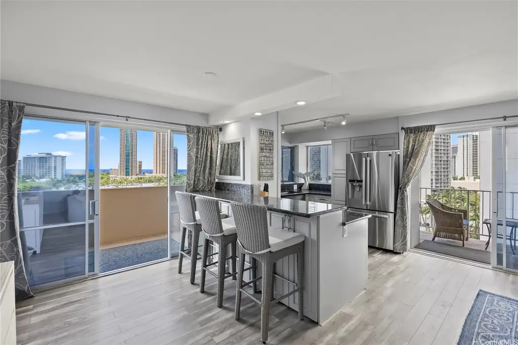 419 Keoniana Street # 1105, Honolulu