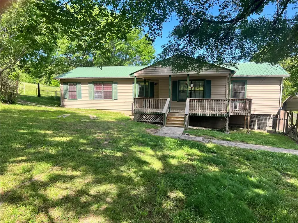272 Madison 8105, Hindsville