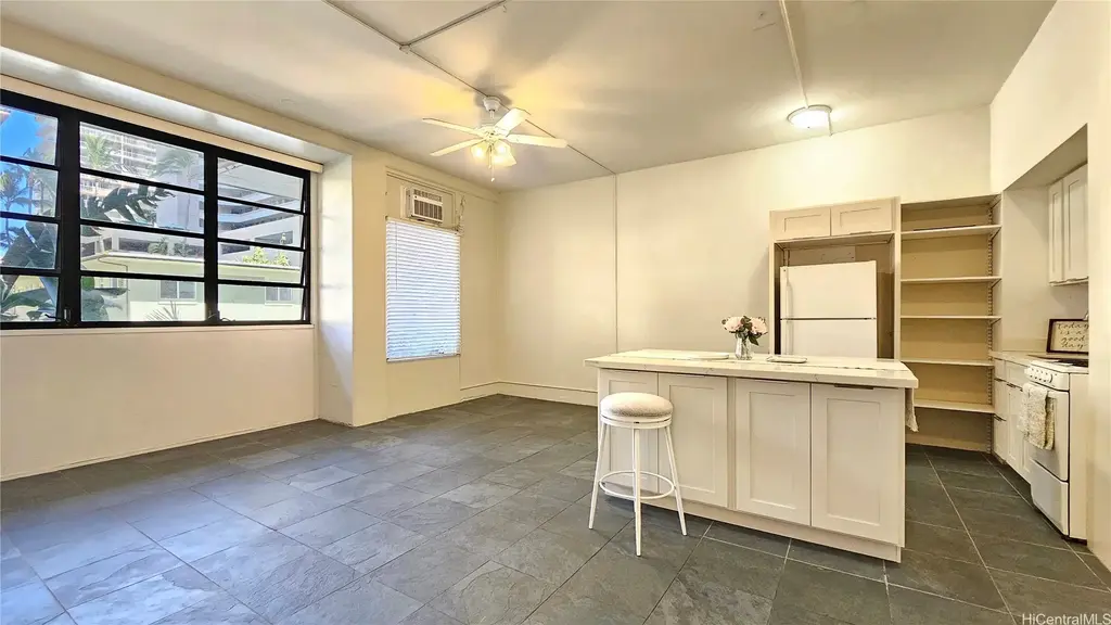 (unit #104) 445 Kaiolu Street, Honolulu