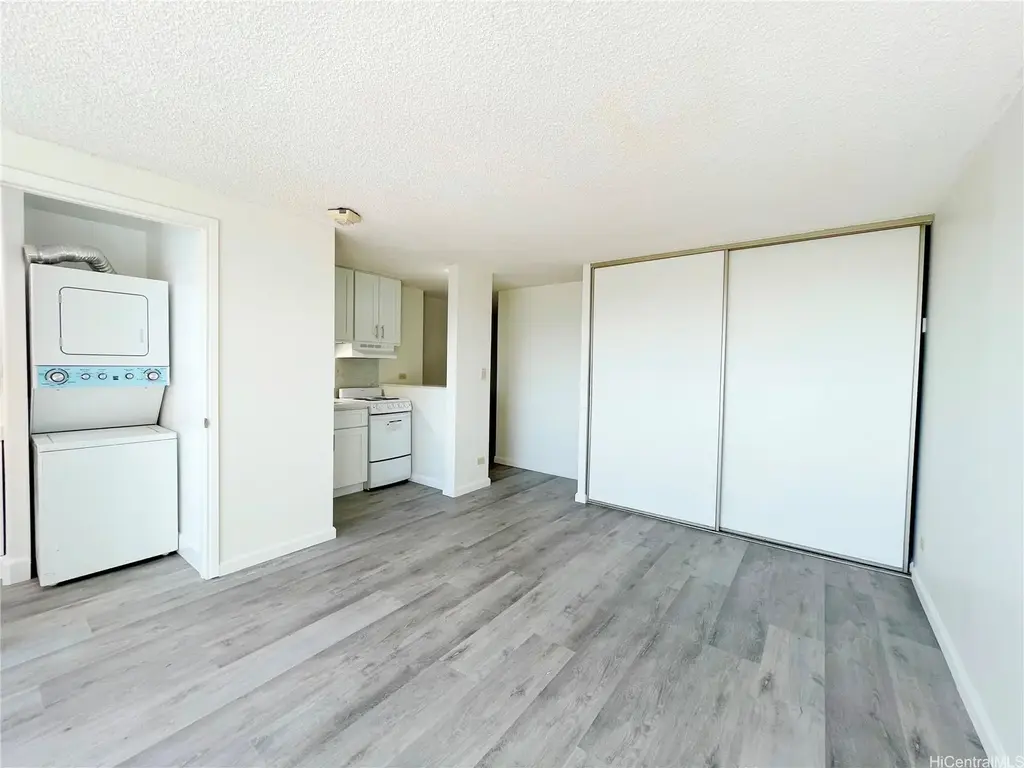 98-288 Kaonohi Street # 2704, Aiea
