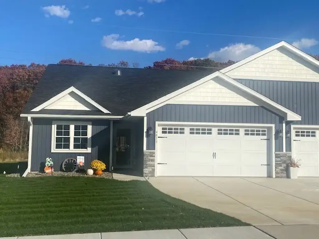 5057 Maple Leaf Path, Eau Claire
