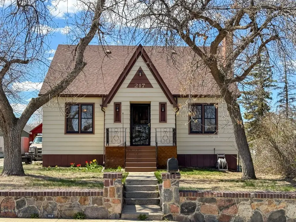 217 8th Avenue N, Shelby