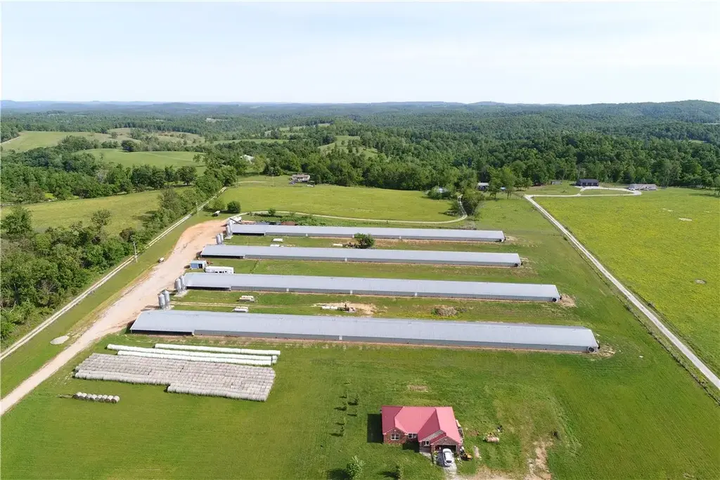 5706 Hwy 127, Rogers
