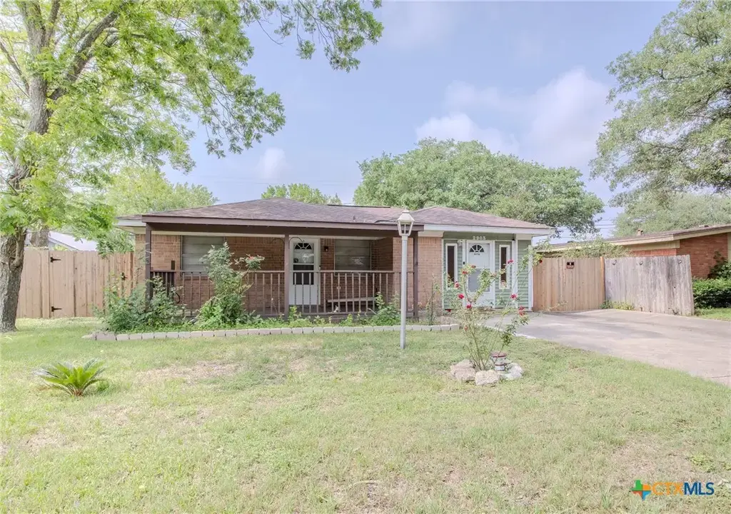 2903 Gayle Street, Victoria