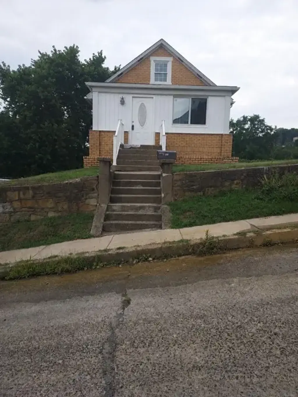 1001 Short Street , Ambridge
