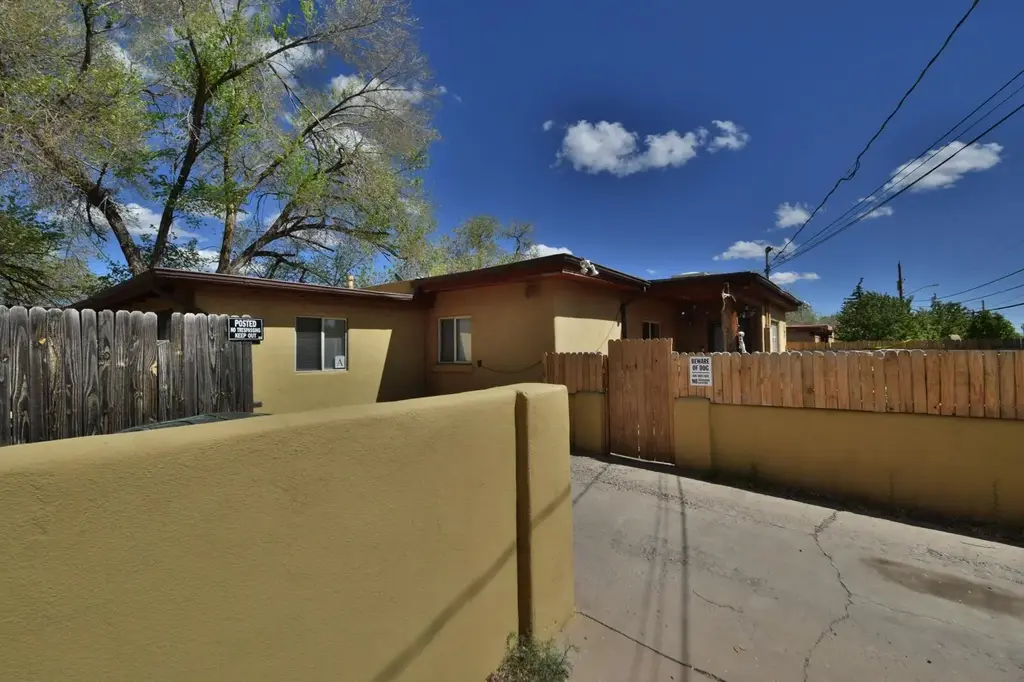 1607 5th Street, Santa Fe