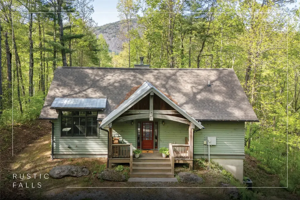 428 Chestnut Ridge Road, Highlands