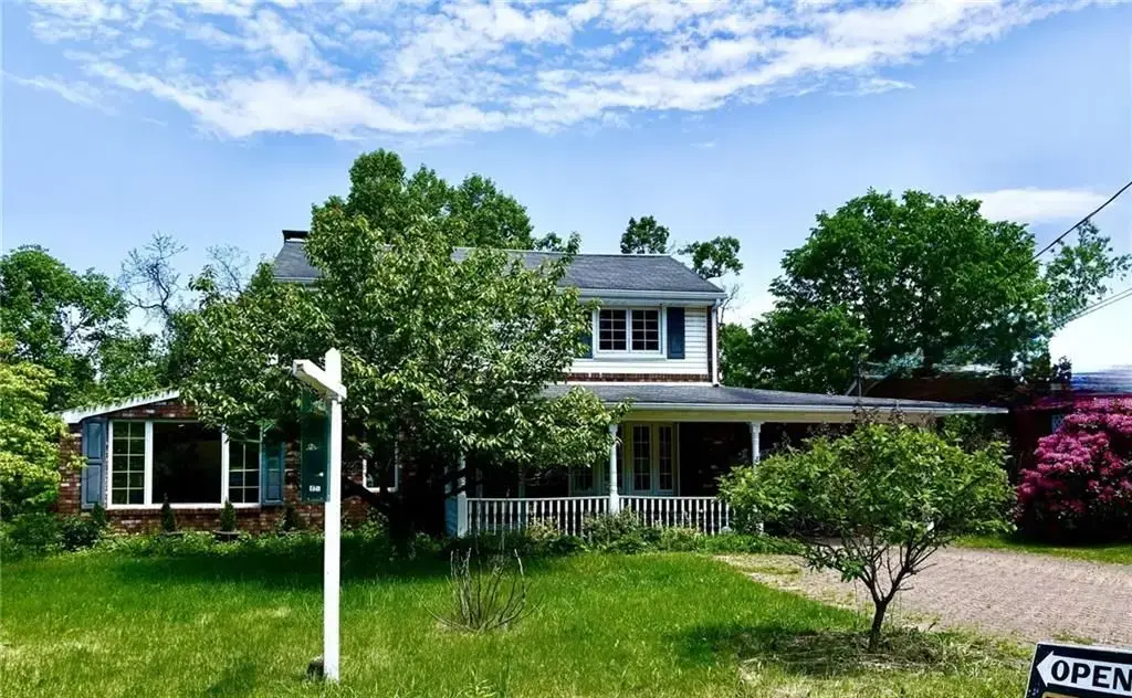 216 Carmella Drive, White Oak