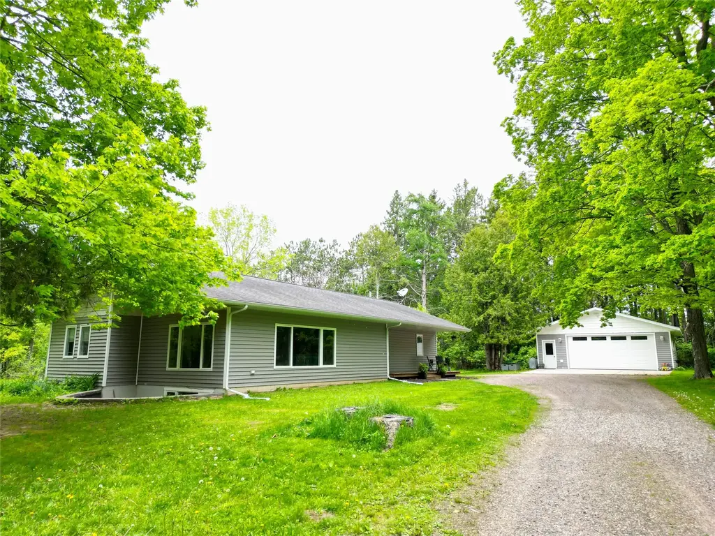 W7950 Us Highway 8, Ladysmith
