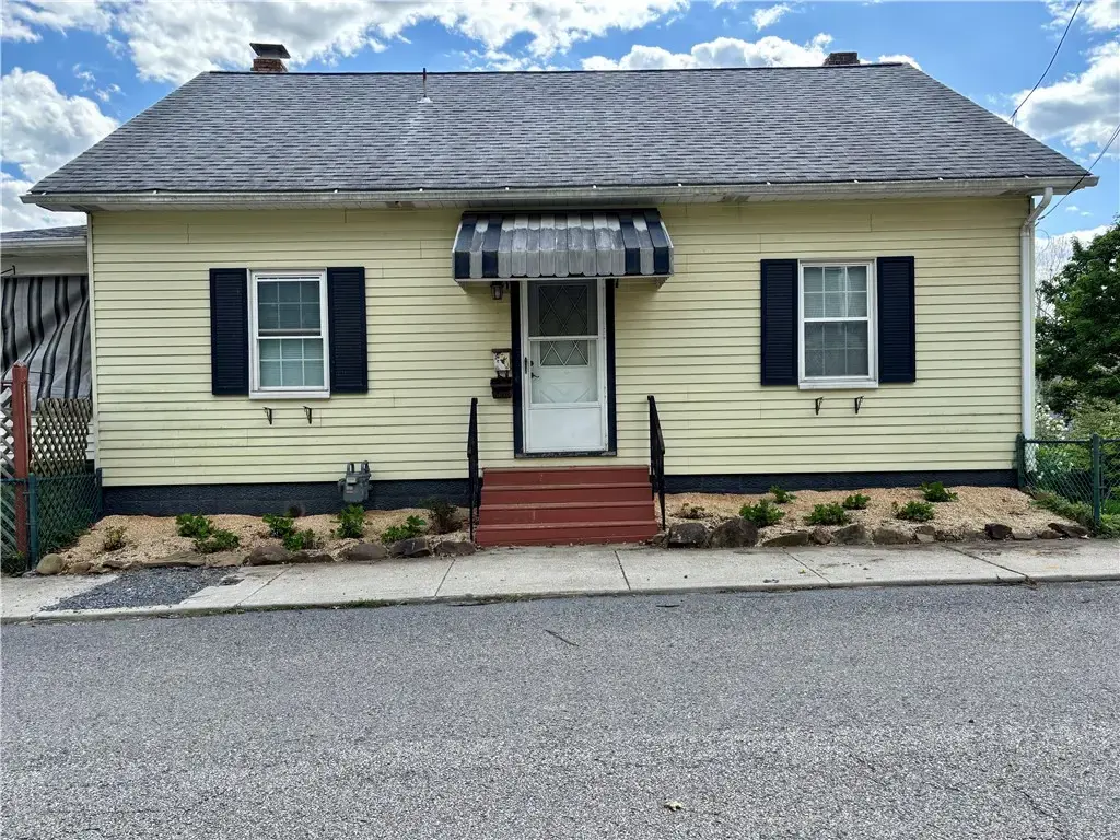 303 Highland Lane, Edgeworth