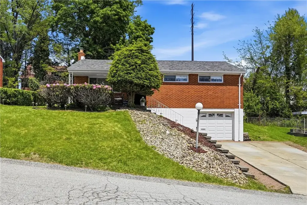 8008 Mark Drive , Verona