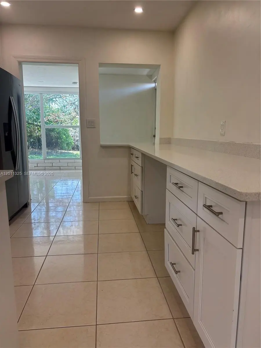 5 of 14 - 822 Avenida Hermosa, West Palm Beach, FL