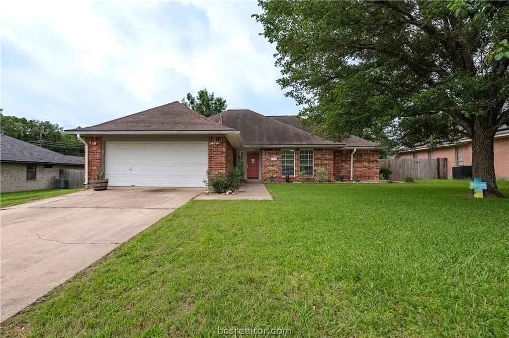 2009 Cobblestone Lane, Bryan