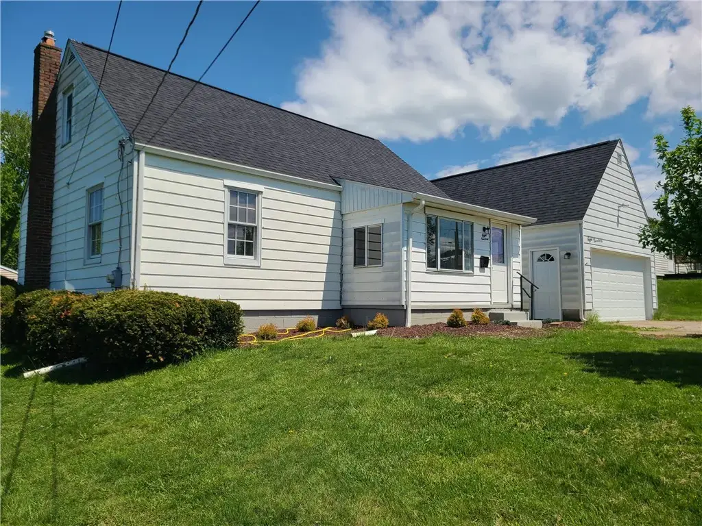 819 Allegheny Avenue , Shenango