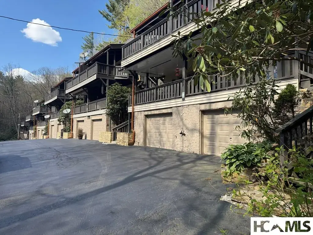 145 Hawks Nest Lane 3 Sec B, Highlands