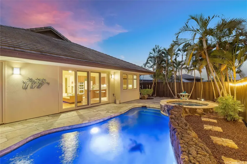 1032 Koko Uka Place, Honolulu