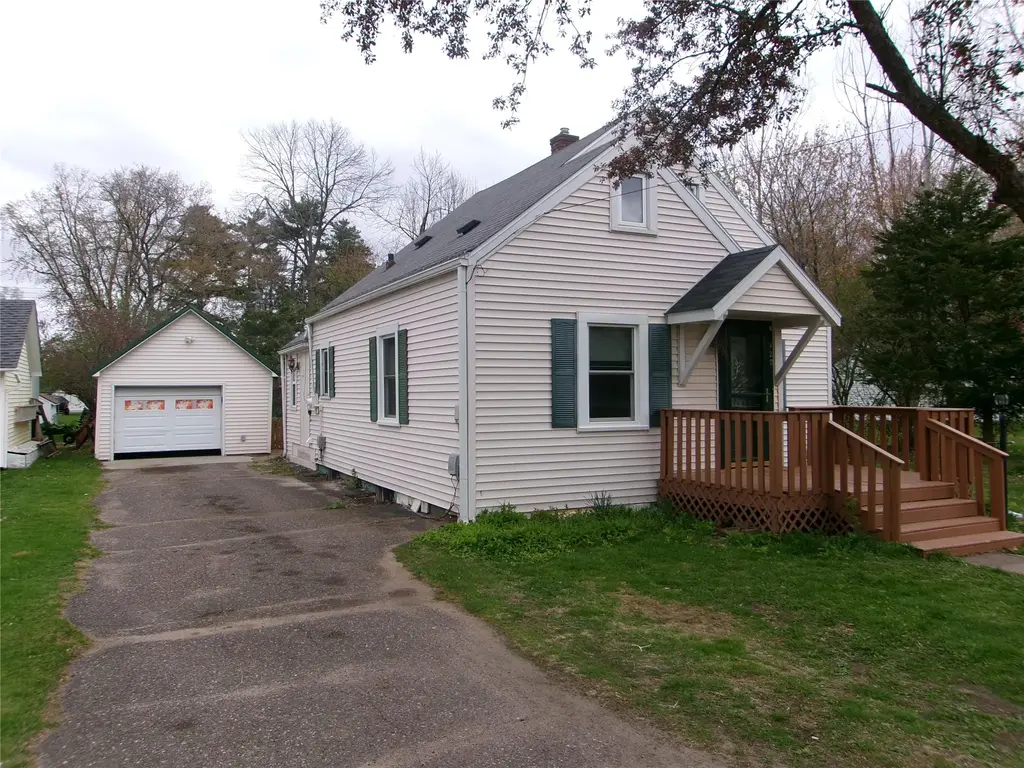 420 Schofield Street, Chetek