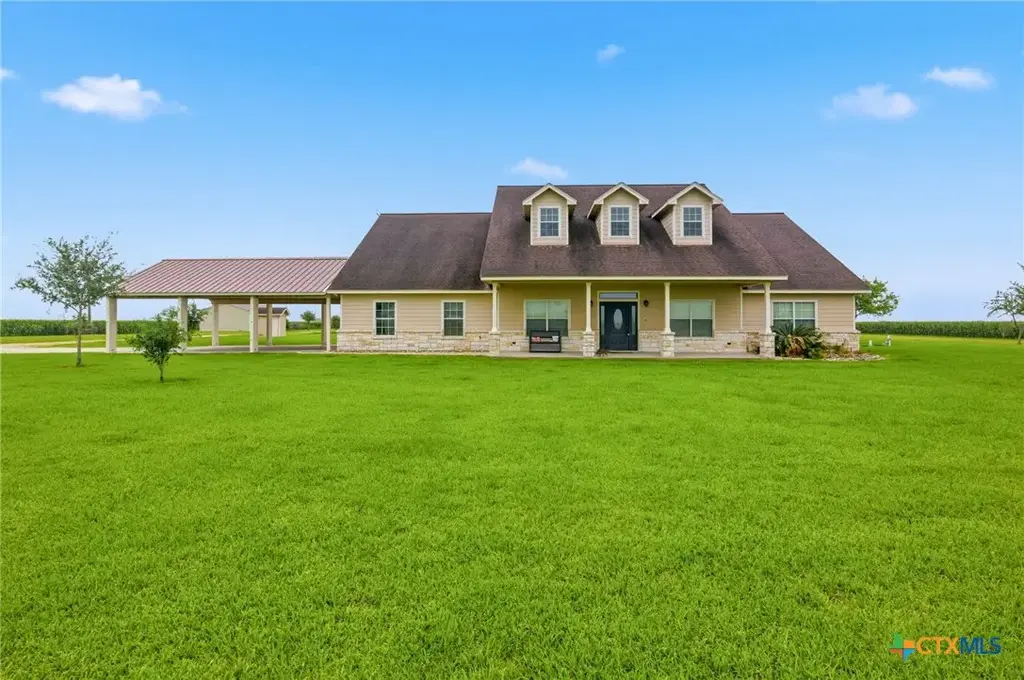 335 County Road 320, Edna