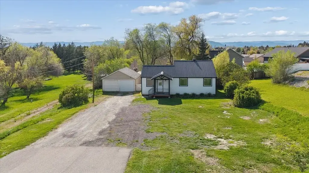 1270 N Meridian Road, Kalispell