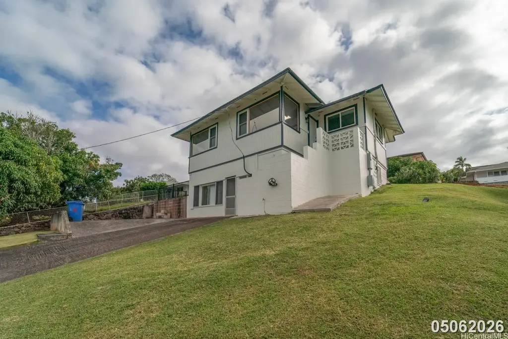 99-905 Aiea Heights Drive # A, Aiea