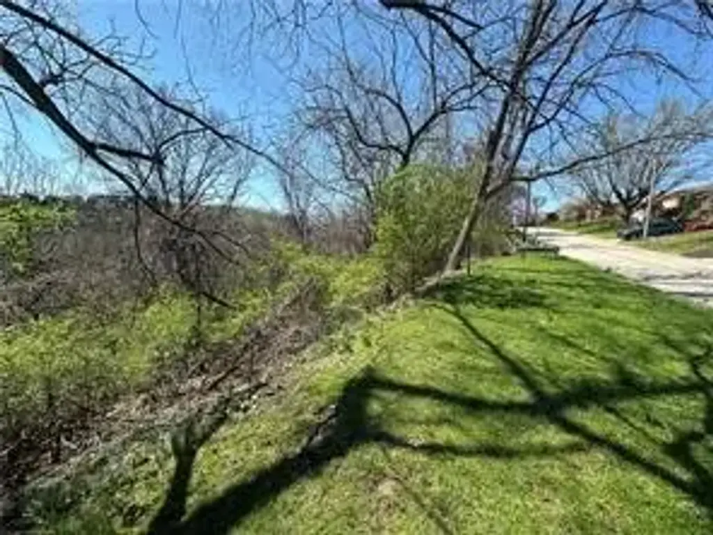 2010 Brookfield Road, Scott