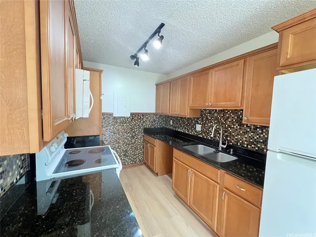 91-1229 Puamaeole Street # 25d, Ewa Beach