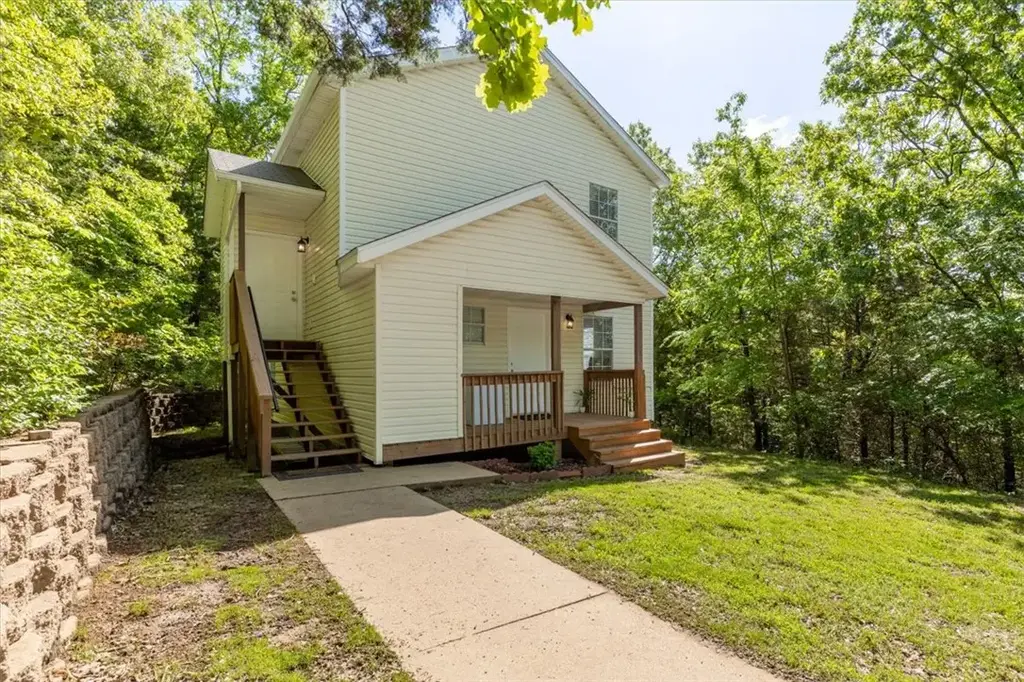 1502 E 5th Street, Fayetteville