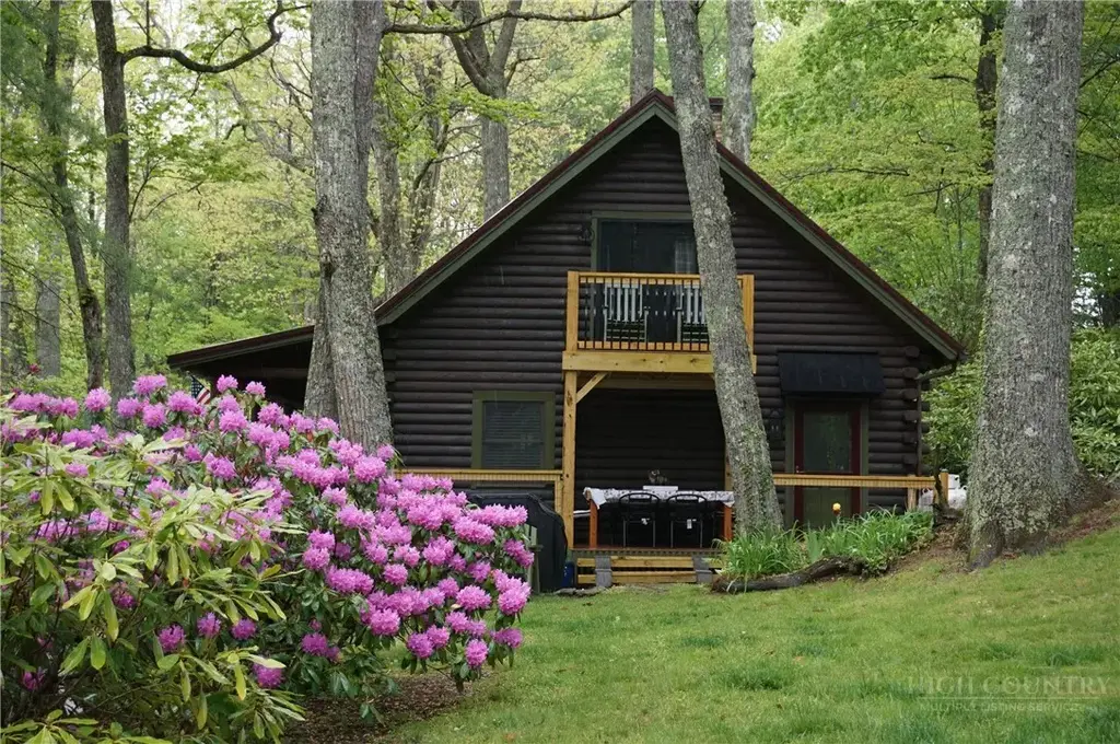 557 White Pine Road, Newland