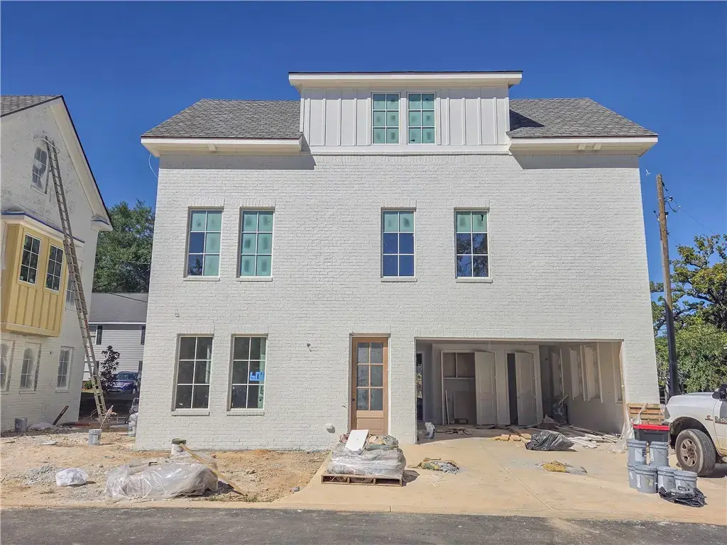 305 Warrior Ct 601, Auburn