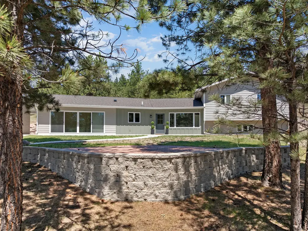 11 Bugle Road, Clancy