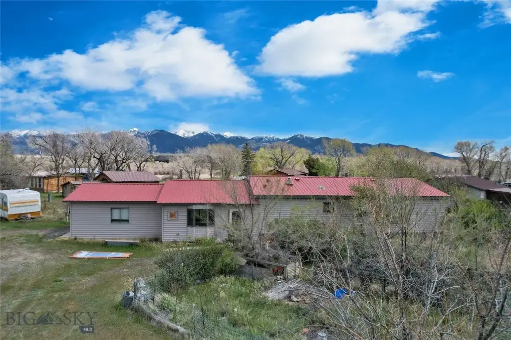 65 Tobacco Root Rd, Silver Star
