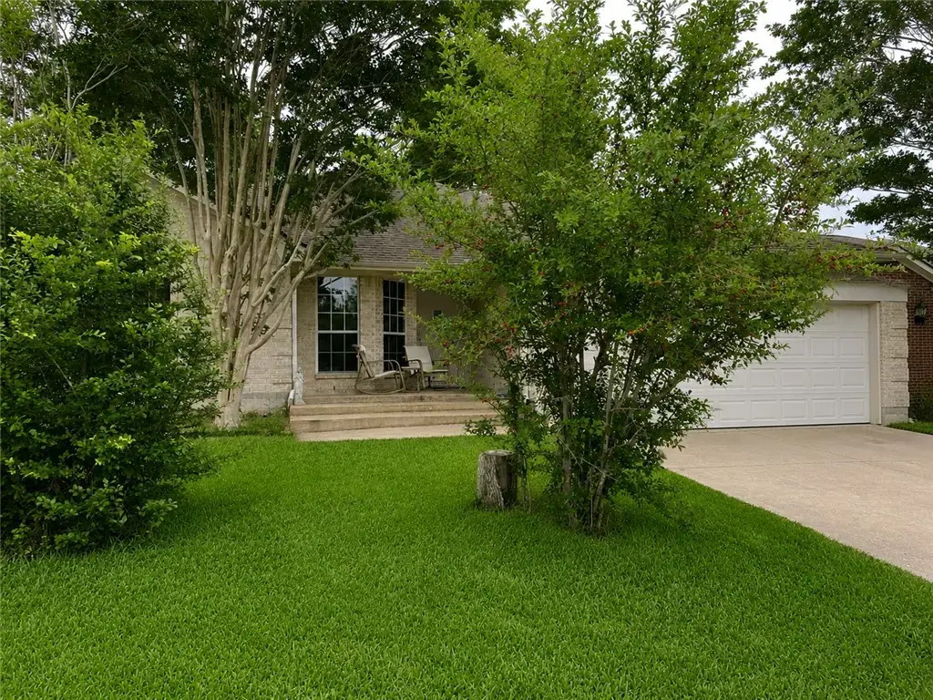 1206 Mullins Court, College Station